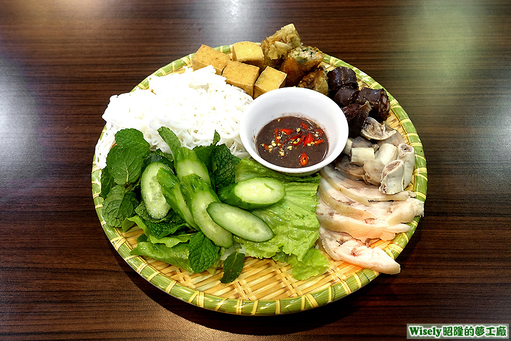 Bún đậu mắm tôm 綜合米線拼盤(小)