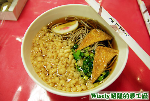 西口食品：きつねそば(豆皮蕎麥麵)