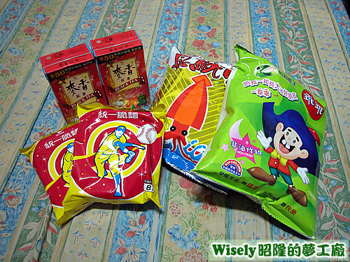 統一麵、麥香紅茶、真魷味、奶油椰子乖乖 統一麵、麥香紅茶、真魷味、奶油椰子乖乖