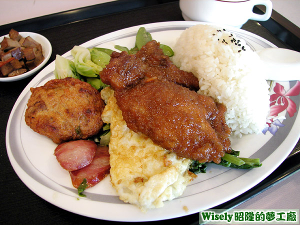排骨飯 排骨飯
