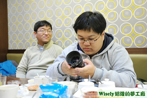 大貓、小郭 大貓、小郭