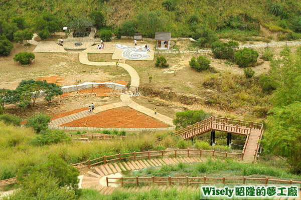 竹坑南寮登山步道旁山下的新步道