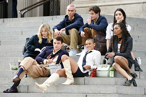 Meet-the-New-Cast-of-Gossip-Girl