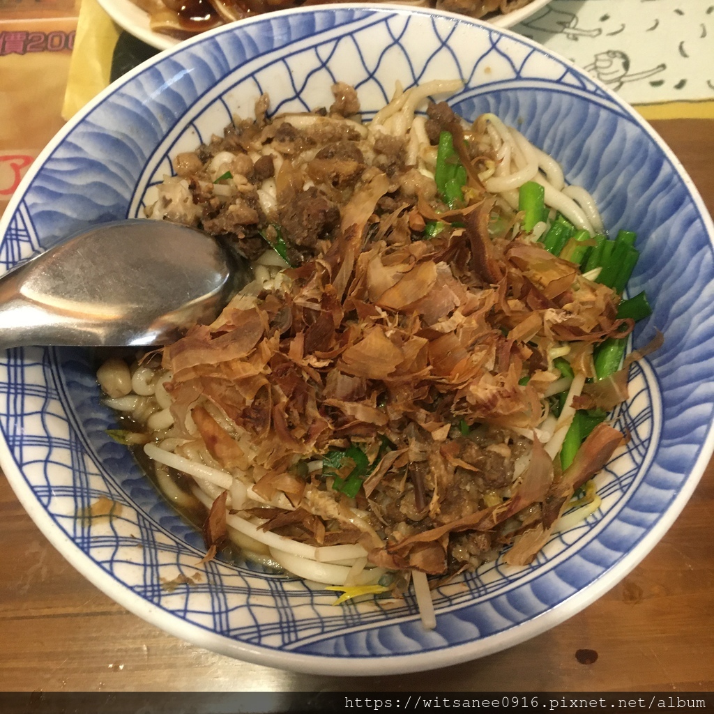 [台東市美食] 榕樹下米苔目 @ 在地人推薦必吃早餐、滿滿柴