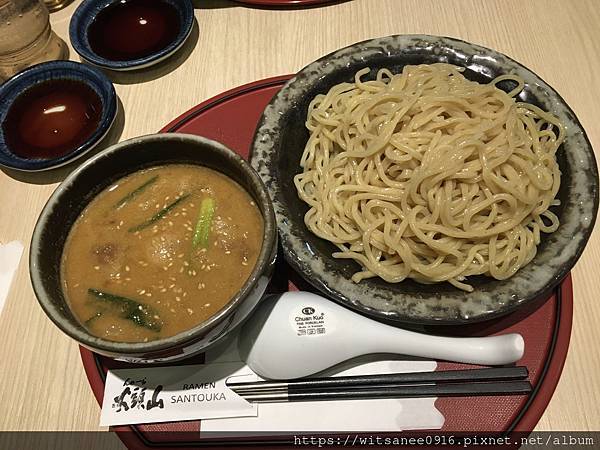 [台中西屯美食] 山頭火拉麵 大遠百台中店 ＠ 北海道名店 