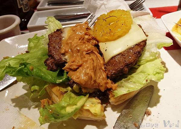 2013_11_22 Yummi Burger20