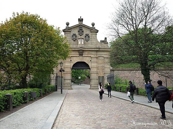 荒廢的高堡 10 荒廢的高堡 10