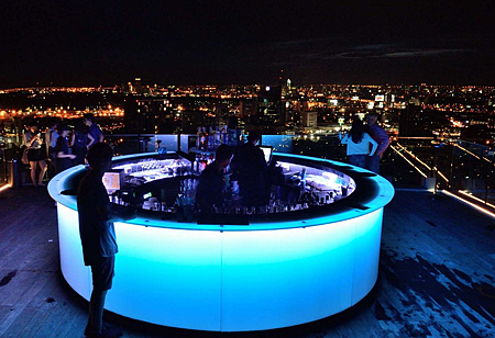 曼谷高空酒吧 octave rooftop lounge bar-2.png