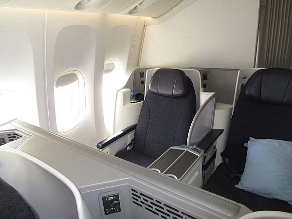 [分享] Kuwait Airway CDG-KWI-BKK 科航飛行記錄