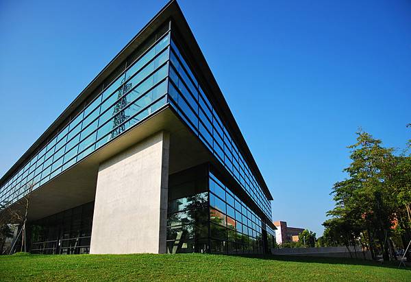亚洲大学现代美术馆图片