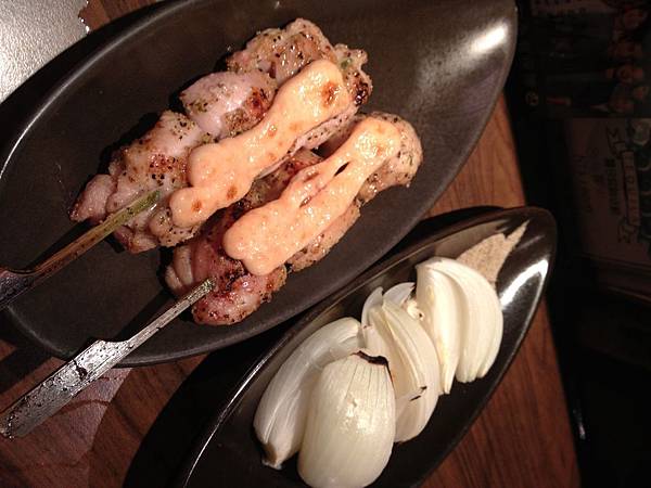 明太子雞肉串和烤洋蔥