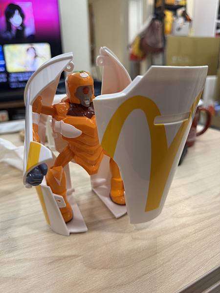 麥當勞 Ｘ 福音戰士 變形玩具，日拍代購經驗分享