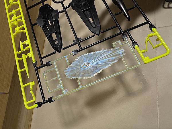 日本購入 HG 1/144 振揚自由鋼彈 [再循環配色/霓虹 日本購入 HG 1/144 振揚自由鋼彈 [再循環配色/霓虹