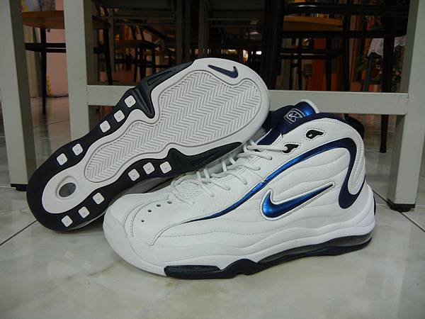 air total max uptempo