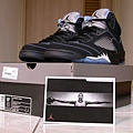 1139409289-AIR JORDAN V RETRO LS.jpg