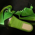 鞋墊下也是綠的!!!