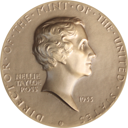 440px-Nellie_Tayloe_Ross_medal.png