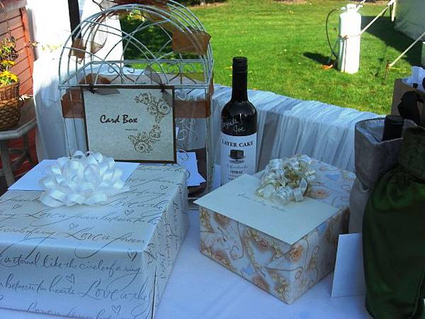 gift-table