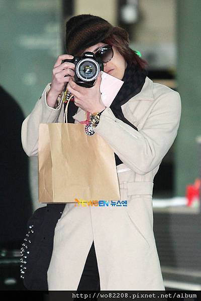 110311 FTIsland 前往泰国机场新闻图