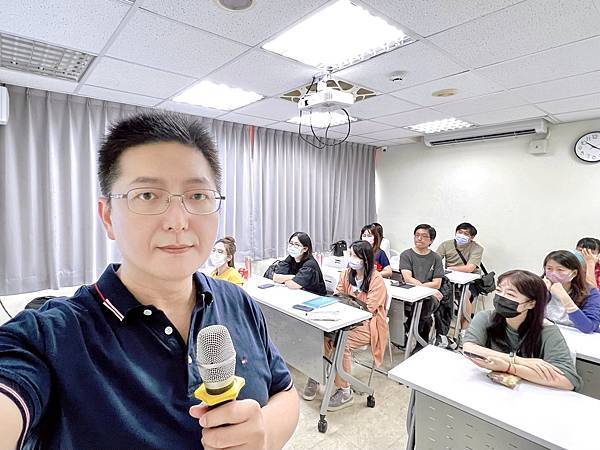 2025電商趨勢講座：掌握商機贏在起跑線！成功制勝的關鍵 站