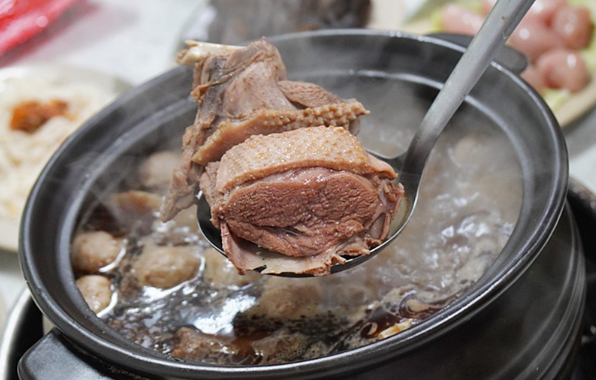 冬季進補首選!台灣薑母鴨 Top 5 霸主深度研究:從全酒到 冬季進補首選!台灣薑母鴨 Top 5 霸主深度研究:從全酒到