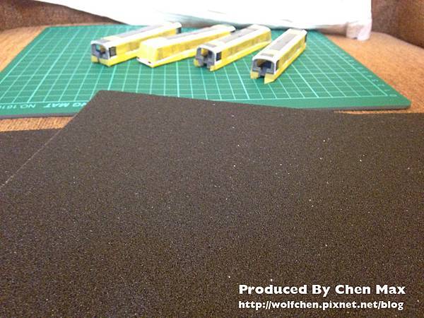 4 路面製作-砂紙切割拷貝.jpg 4 路面製作-砂紙切割拷貝.jpg