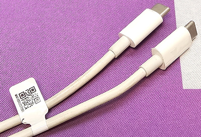 Apple iPhone 15 PRO搭配USB-C to 