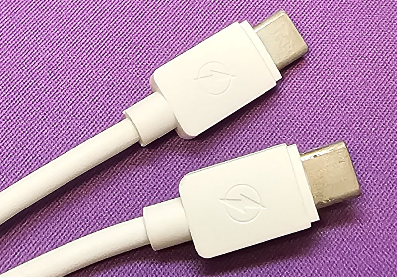 Apple iPhone 15 PRO搭配USB-C to 