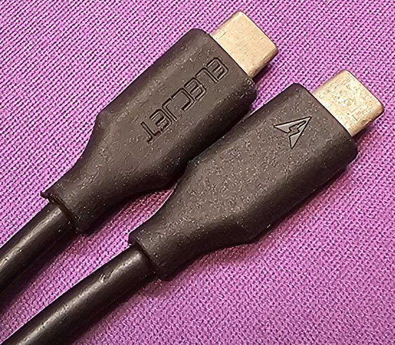 Apple iPhone 15 PRO搭配USB-C to 