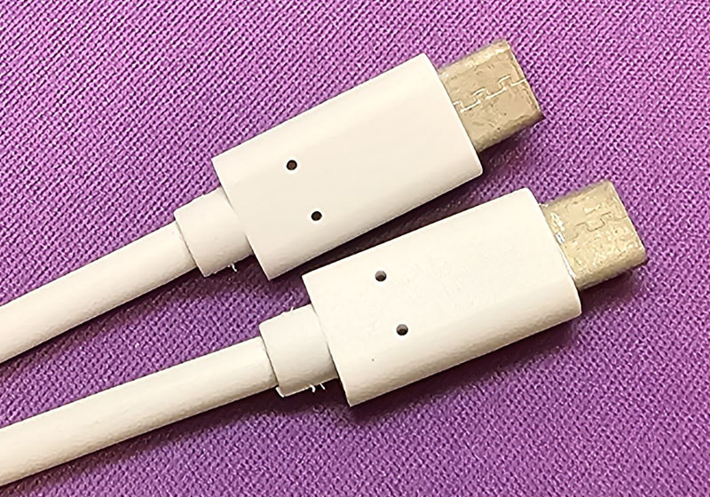 Apple iPhone 15 PRO搭配USB-C to 