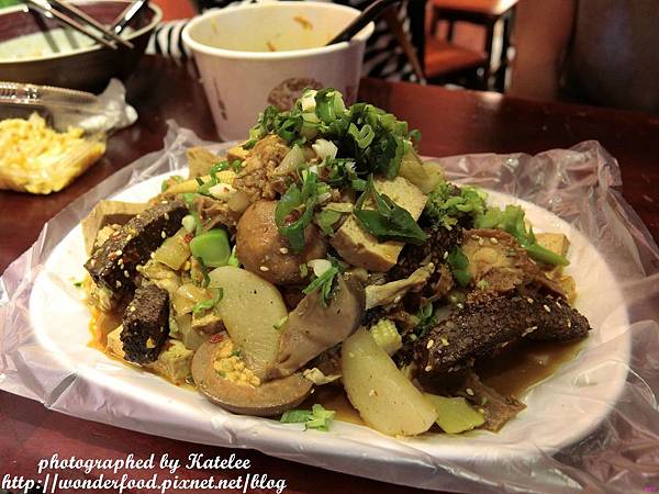 【三國麻辣】桃園中壢宵夜/嗜辣者必訪 ★ 鴨血臭豆腐、滷味、牛肉麵 【三國麻辣】桃園中壢宵夜/嗜辣者必訪 ★ 鴨血臭豆腐、滷味、牛肉麵