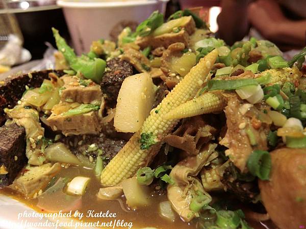 【三國麻辣】桃園中壢宵夜/嗜辣者必訪 ★ 鴨血臭豆腐、滷味、牛肉麵 【三國麻辣】桃園中壢宵夜/嗜辣者必訪 ★ 鴨血臭豆腐、滷味、牛肉麵