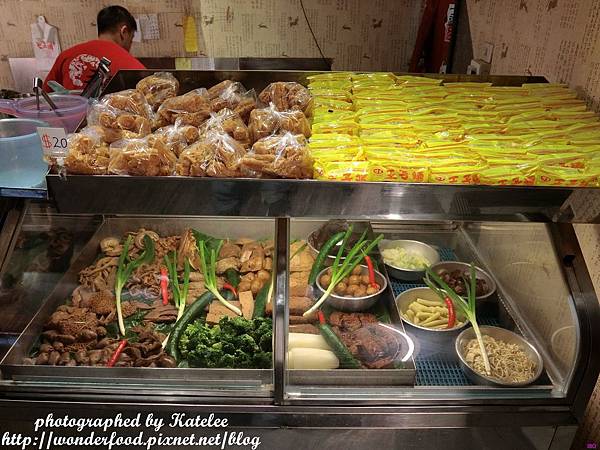 【三國麻辣】桃園中壢宵夜/嗜辣者必訪 ★ 鴨血臭豆腐、滷味、牛肉麵 【三國麻辣】桃園中壢宵夜/嗜辣者必訪 ★ 鴨血臭豆腐、滷味、牛肉麵