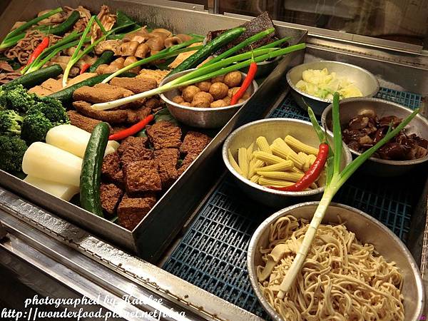 【三國麻辣】桃園中壢宵夜/嗜辣者必訪 ★ 鴨血臭豆腐、滷味、牛肉麵 【三國麻辣】桃園中壢宵夜/嗜辣者必訪 ★ 鴨血臭豆腐、滷味、牛肉麵