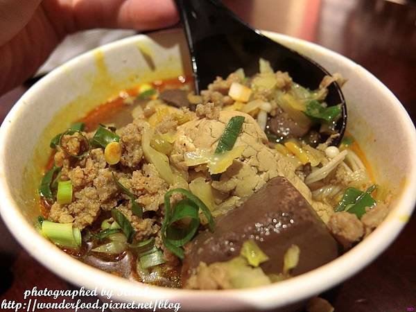 【三國麻辣】桃園中壢宵夜/嗜辣者必訪 ★ 鴨血臭豆腐、滷味、牛肉麵 【三國麻辣】桃園中壢宵夜/嗜辣者必訪 ★ 鴨血臭豆腐、滷味、牛肉麵