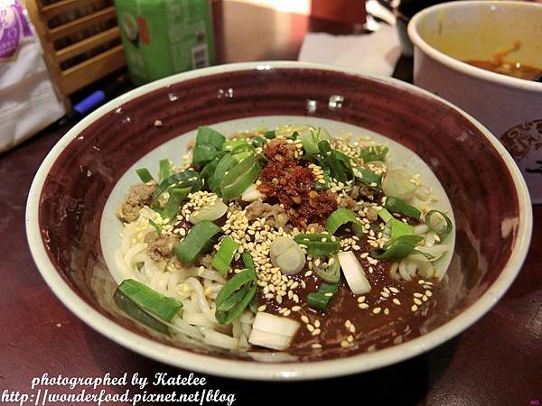 【三國麻辣】桃園中壢宵夜/嗜辣者必訪 ★ 鴨血臭豆腐、滷味、牛肉麵 【三國麻辣】桃園中壢宵夜/嗜辣者必訪 ★ 鴨血臭豆腐、滷味、牛肉麵