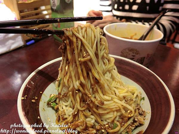 【三國麻辣】桃園中壢宵夜/嗜辣者必訪 ★ 鴨血臭豆腐、滷味、牛肉麵 【三國麻辣】桃園中壢宵夜/嗜辣者必訪 ★ 鴨血臭豆腐、滷味、牛肉麵