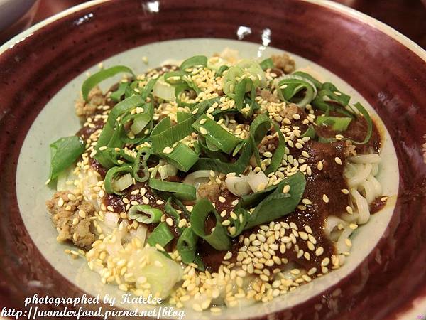 【三國麻辣】桃園中壢宵夜/嗜辣者必訪 ★ 鴨血臭豆腐、滷味、牛肉麵 【三國麻辣】桃園中壢宵夜/嗜辣者必訪 ★ 鴨血臭豆腐、滷味、牛肉麵