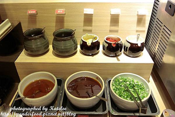 【饗宴石頭火鍋(吉林店)】台北中山區美食,近捷運行天宮 ★ 美味湯頭的秘訣在於爆香 【饗宴石頭火鍋(吉林店)】台北中山區美食,近捷運行天宮 ★ 美味湯頭的秘訣在於爆香