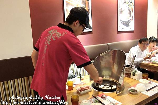 【饗宴石頭火鍋(吉林店)】台北中山區美食,近捷運行天宮 ★ 美味湯頭的秘訣在於爆香 【饗宴石頭火鍋(吉林店)】台北中山區美食,近捷運行天宮 ★ 美味湯頭的秘訣在於爆香