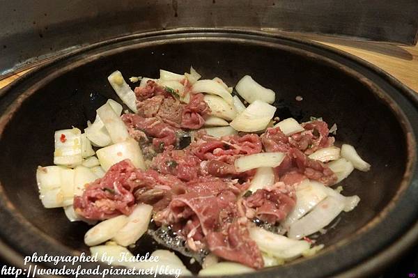 【饗宴石頭火鍋(吉林店)】台北中山區美食,近捷運行天宮 ★ 美味湯頭的秘訣在於爆香 【饗宴石頭火鍋(吉林店)】台北中山區美食,近捷運行天宮 ★ 美味湯頭的秘訣在於爆香