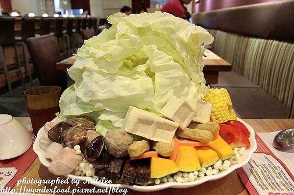 【饗宴石頭火鍋(吉林店)】台北中山區美食,近捷運行天宮 ★ 美味湯頭的秘訣在於爆香 【饗宴石頭火鍋(吉林店)】台北中山區美食,近捷運行天宮 ★ 美味湯頭的秘訣在於爆香