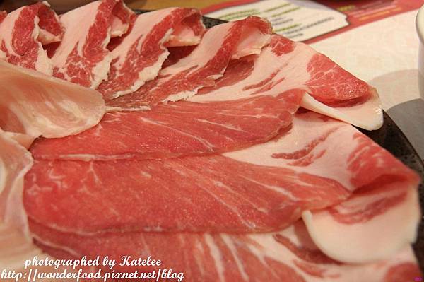 【饗宴石頭火鍋(吉林店)】台北中山區美食,近捷運行天宮 ★ 美味湯頭的秘訣在於爆香 【饗宴石頭火鍋(吉林店)】台北中山區美食,近捷運行天宮 ★ 美味湯頭的秘訣在於爆香