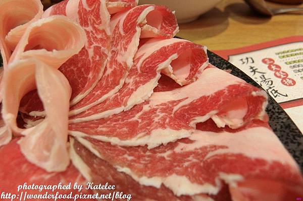 【饗宴石頭火鍋(吉林店)】台北中山區美食,近捷運行天宮 ★ 美味湯頭的秘訣在於爆香 【饗宴石頭火鍋(吉林店)】台北中山區美食,近捷運行天宮 ★ 美味湯頭的秘訣在於爆香