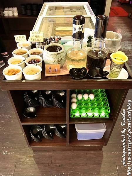 【雍殿鴛鴦麻辣鍋】桃園中壢必吃頂級麻辣鍋 ★ 中藥熬煮湯頭、安格斯黑牛、百威啤酒、莫凡彼冰淇淋、海鮮肉類吃到飽 【雍殿鴛鴦麻辣鍋】桃園中壢必吃頂級麻辣鍋 ★ 中藥熬煮湯頭、安格斯黑牛、百威啤酒、莫凡彼冰淇淋、海鮮肉類吃到飽