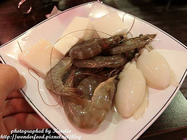 【雍殿鴛鴦麻辣鍋】桃園中壢必吃頂級麻辣鍋 ★ 中藥熬煮湯頭、安格斯黑牛、百威啤酒、莫凡彼冰淇淋、海鮮肉類吃到飽 【雍殿鴛鴦麻辣鍋】桃園中壢必吃頂級麻辣鍋 ★ 中藥熬煮湯頭、安格斯黑牛、百威啤酒、莫凡彼冰淇淋、海鮮肉類吃到飽