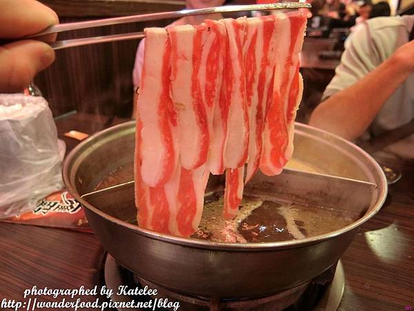 【雍殿鴛鴦麻辣鍋】桃園中壢必吃頂級麻辣鍋 ★ 中藥熬煮湯頭、安格斯黑牛、百威啤酒、莫凡彼冰淇淋、海鮮肉類吃到飽 【雍殿鴛鴦麻辣鍋】桃園中壢必吃頂級麻辣鍋 ★ 中藥熬煮湯頭、安格斯黑牛、百威啤酒、莫凡彼冰淇淋、海鮮肉類吃到飽