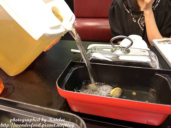 【富呷一方(板橋新埔店)】創意火鍋蒸涮燜燒一鍋四吃。野生大草蝦海鮮雙人套餐 ★ 吃火鍋順便動動腦 【富呷一方(板橋新埔店)】創意火鍋蒸涮燜燒一鍋四吃。野生大草蝦海鮮雙人套餐 ★ 吃火鍋順便動動腦