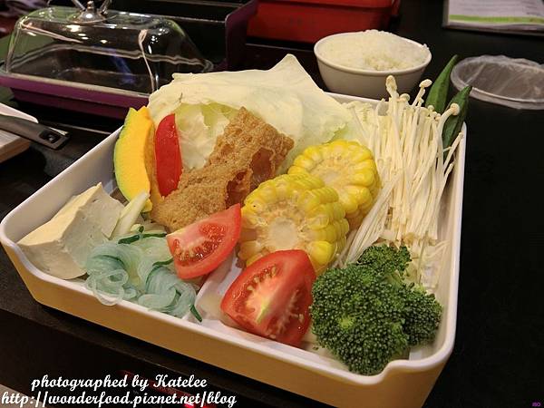 【富呷一方(板橋新埔店)】創意火鍋蒸涮燜燒一鍋四吃。野生大草蝦海鮮雙人套餐 ★ 吃火鍋順便動動腦 【富呷一方(板橋新埔店)】創意火鍋蒸涮燜燒一鍋四吃。野生大草蝦海鮮雙人套餐 ★ 吃火鍋順便動動腦