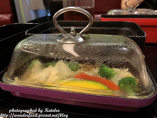 【富呷一方(板橋新埔店)】創意火鍋蒸涮燜燒一鍋四吃。野生大草蝦海鮮雙人套餐 ★ 吃火鍋順便動動腦 【富呷一方(板橋新埔店)】創意火鍋蒸涮燜燒一鍋四吃。野生大草蝦海鮮雙人套餐 ★ 吃火鍋順便動動腦